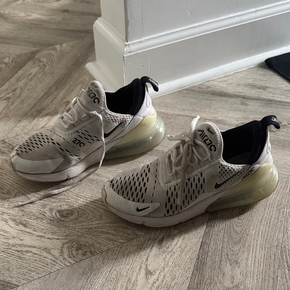Nike Air Max 270 in White and Black